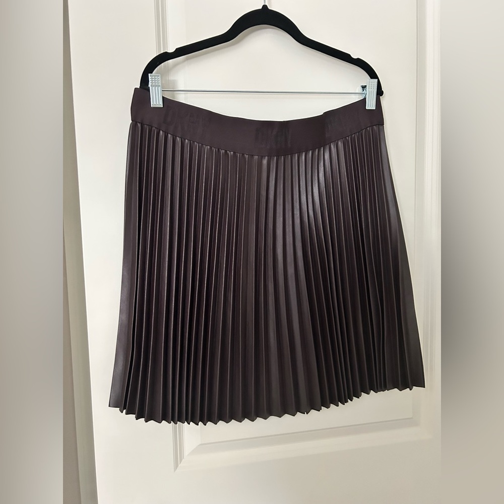 DKNY Faux Leather Pleated Mini Skirt with Logo Waistband - Picture 6 of 15